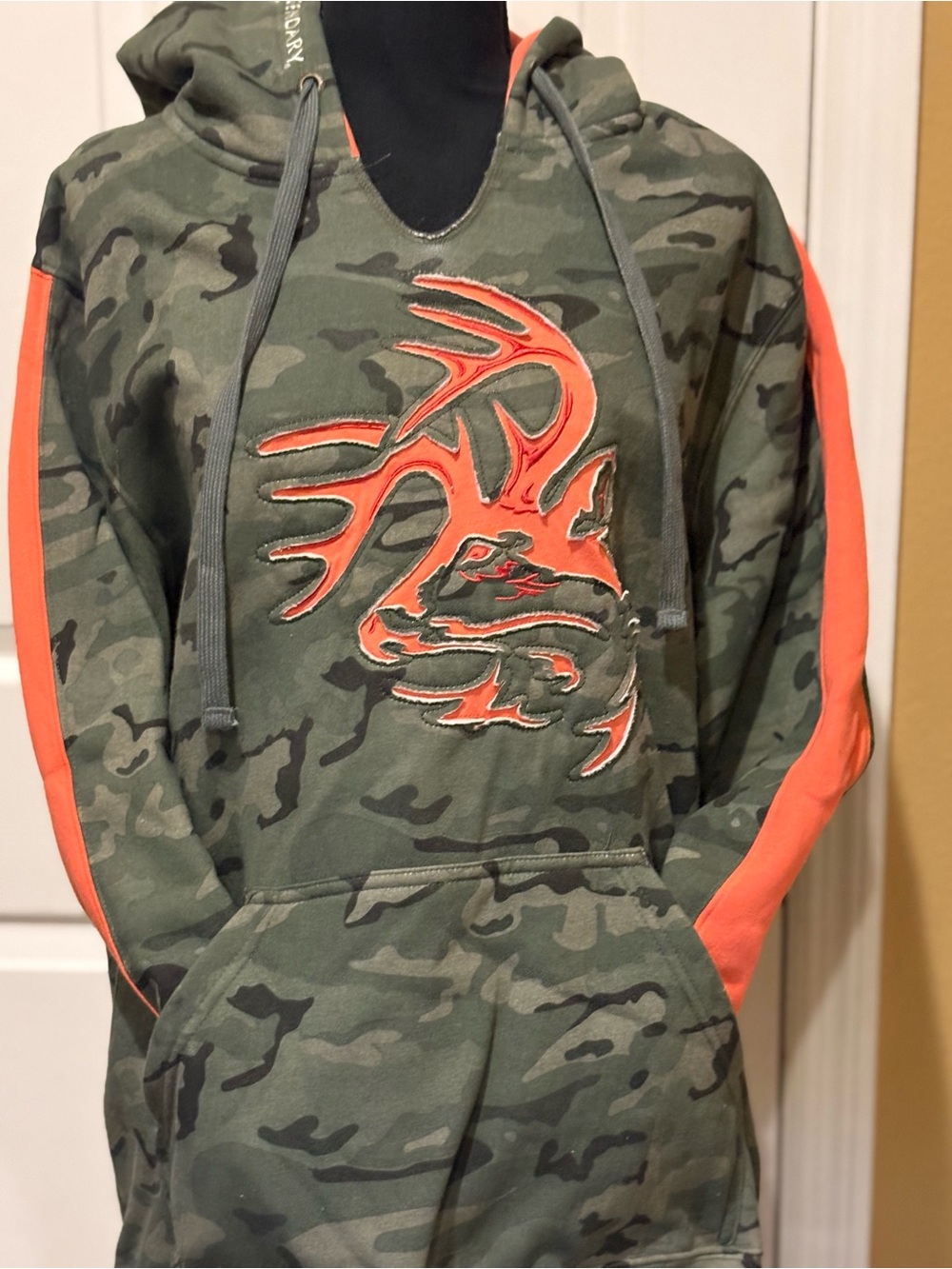 Like-New Legendary Whitetails Women’s Camo Hoodie | Size 1X
